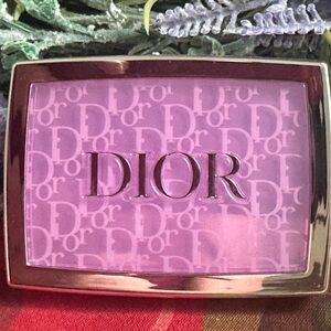 Dior Backstage Rosy Glow powder blush in the Pink Lilac 063
Brand New